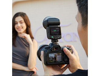 Godox V1 mid O pro Olympus OM System TTL HSS blesk s kulatou hlavou